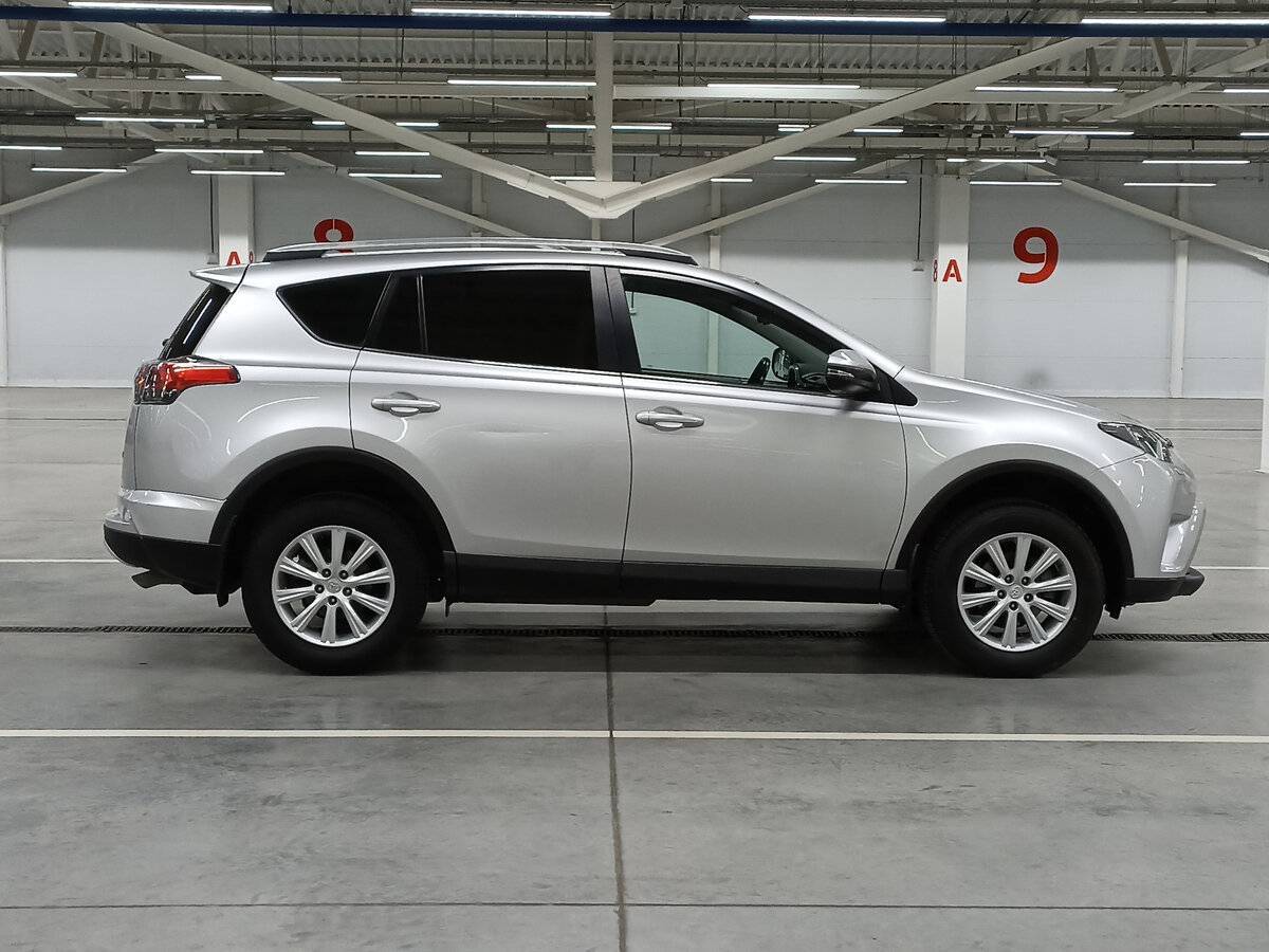 Toyota RAV4, 2019 - 123 502 км. | Фото №4