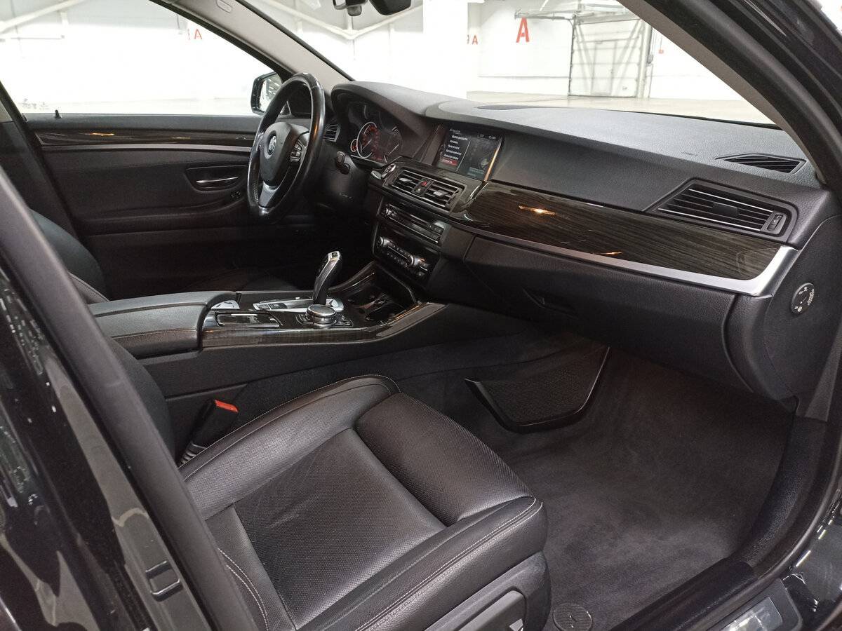 BMW 5 серии 530d xDrive, 2016 Фото №11