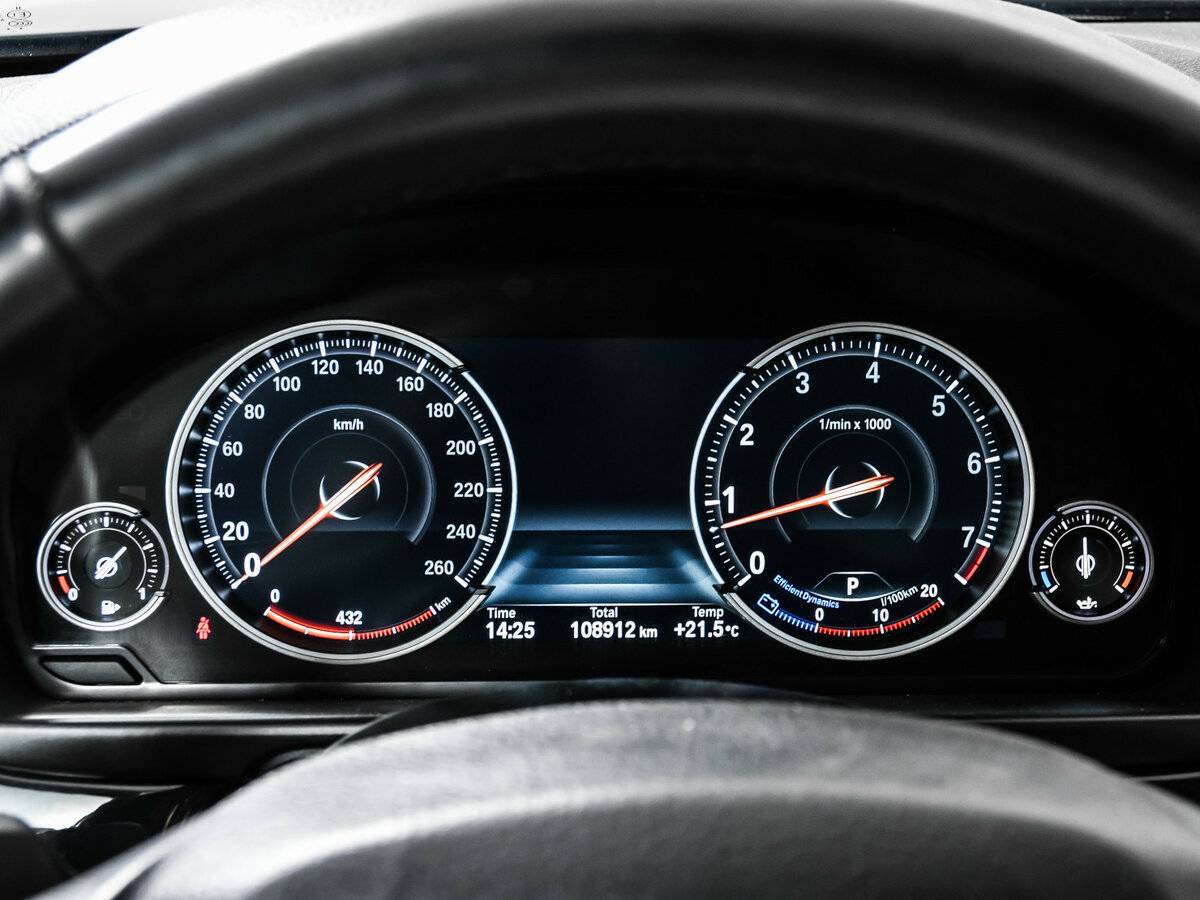 BMW 5 серии 520i, 2015 Фото №10