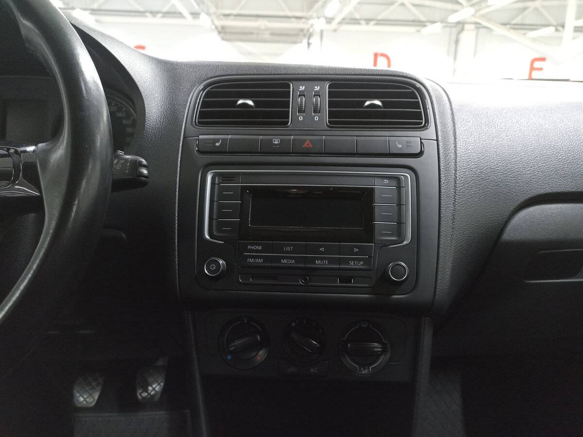 Volkswagen Polo, 2018 Фото №15