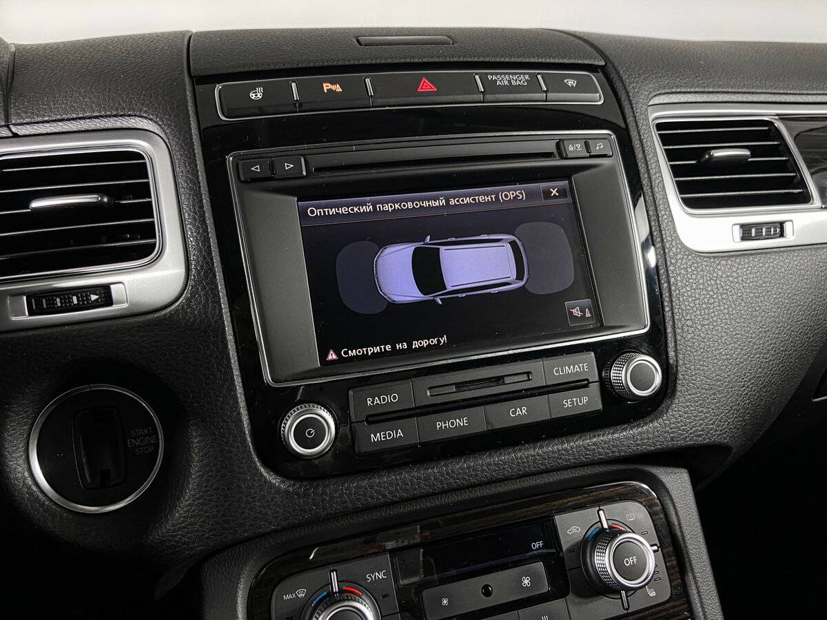 Volkswagen Touareg II Рестайлинг, 2015 Фото №18