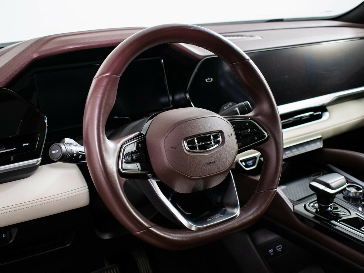 Geely Monjaro I, 2023 Фото №15