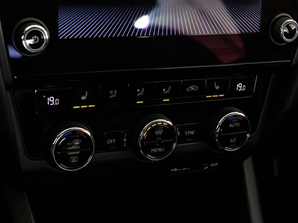 Skoda Octavia III (A7) Рестайлинг, 2017 Фото №11