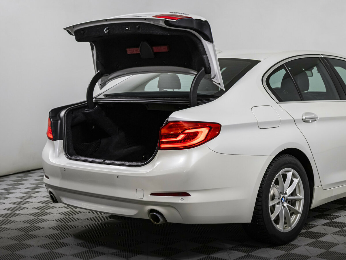 BMW 5 серии 520d VII (G30/G31/G38), 2017 Фото №17