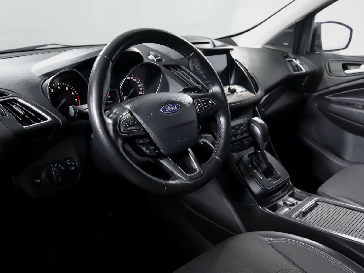 Ford Kuga II Рестайлинг, 2017 Фото №13