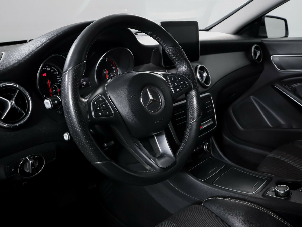 Mercedes-Benz CLA 200 I (C117, X117) Рестайлинг, 2017 Фото №12