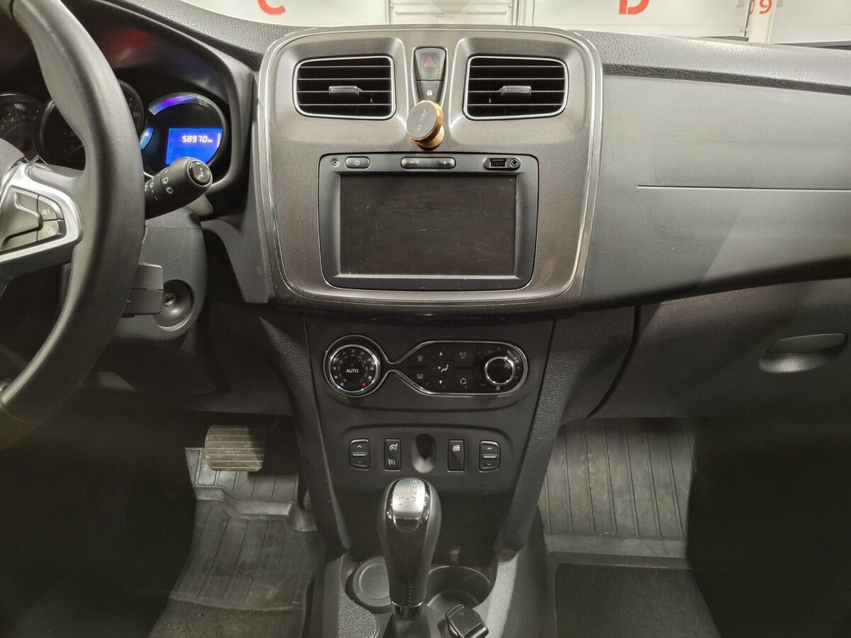 Renault Sandero Stepway II Рестайлинг, 2018 Фото №15