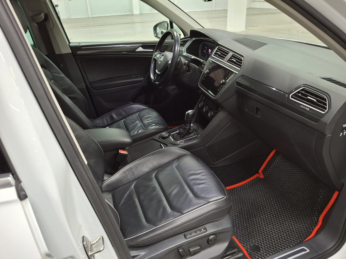 Volkswagen Tiguan II, 2020 Фото №11