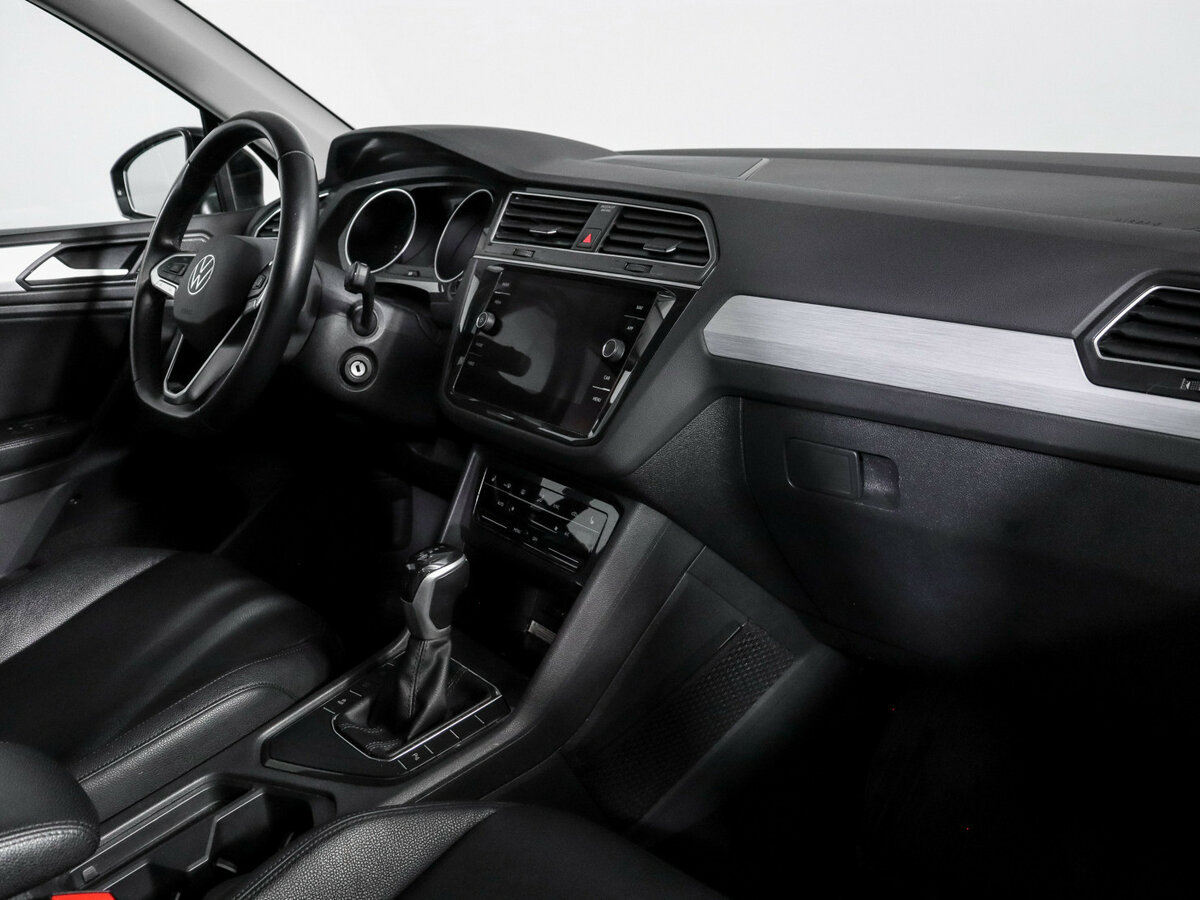 Volkswagen Tiguan II Рестайлинг, 2020 Фото №9