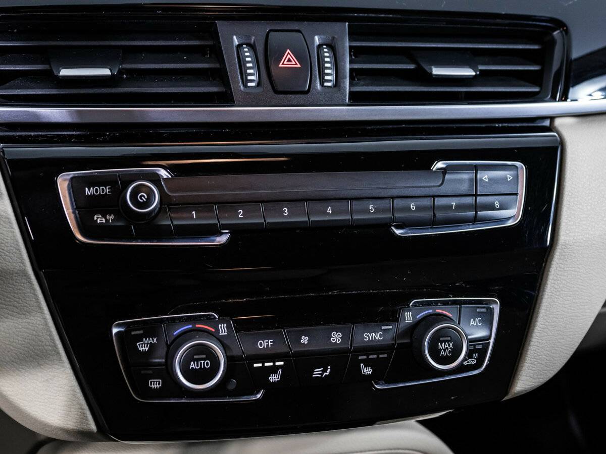 BMW X1 18d xDrive II (F48), 2017 Фото №15