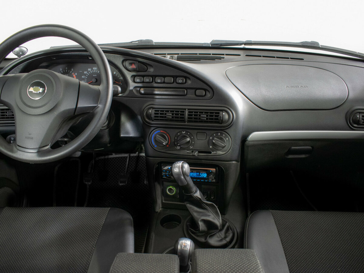Chevrolet Niva I Рестайлинг, 2012 Фото №9